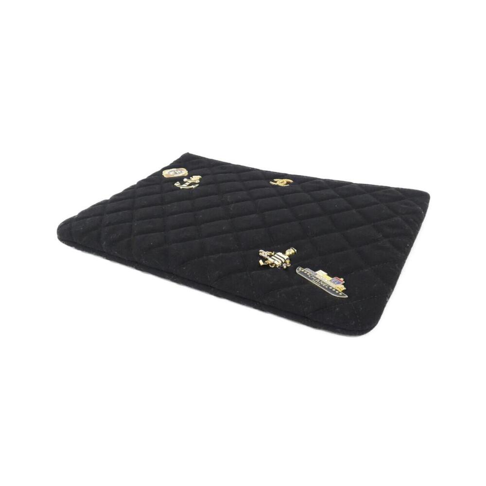 CHANEL Black Pouch - Picture 3 of 7